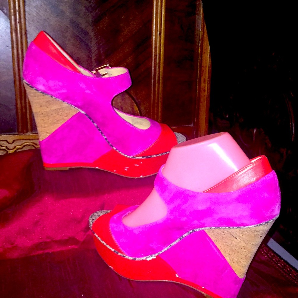 Gianni Bini “5 Suede Wedge Pink Red & Snakeskin 9M